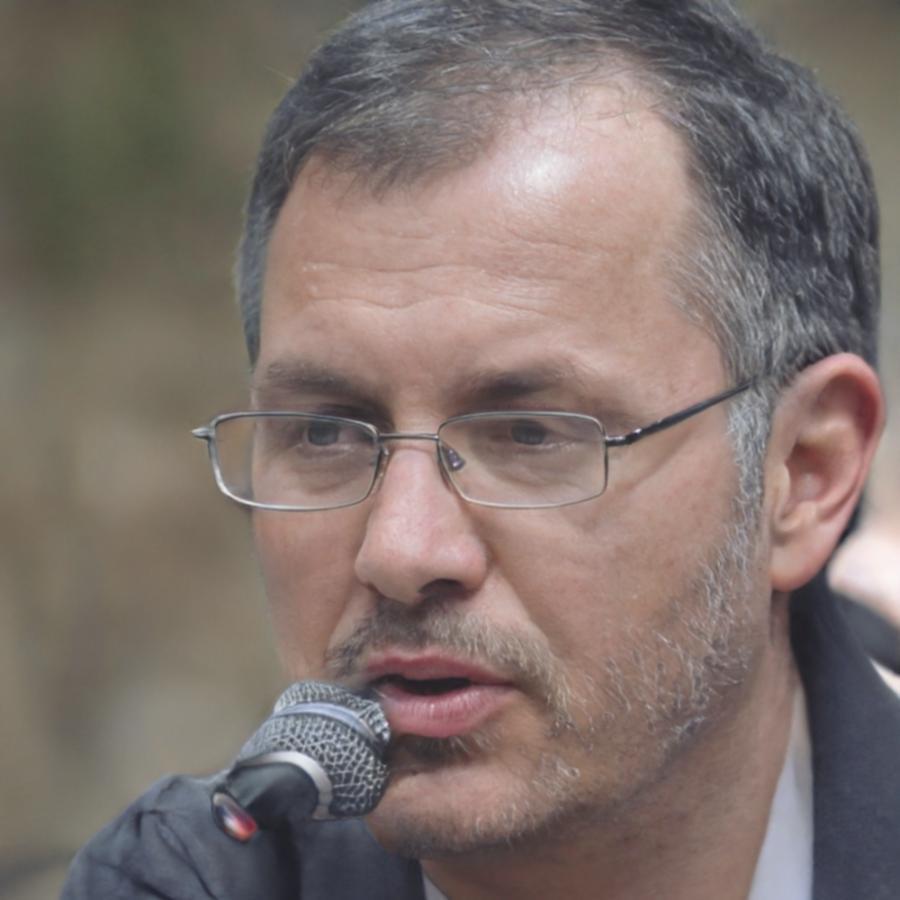 Carlos Mendoza, Director Financiero